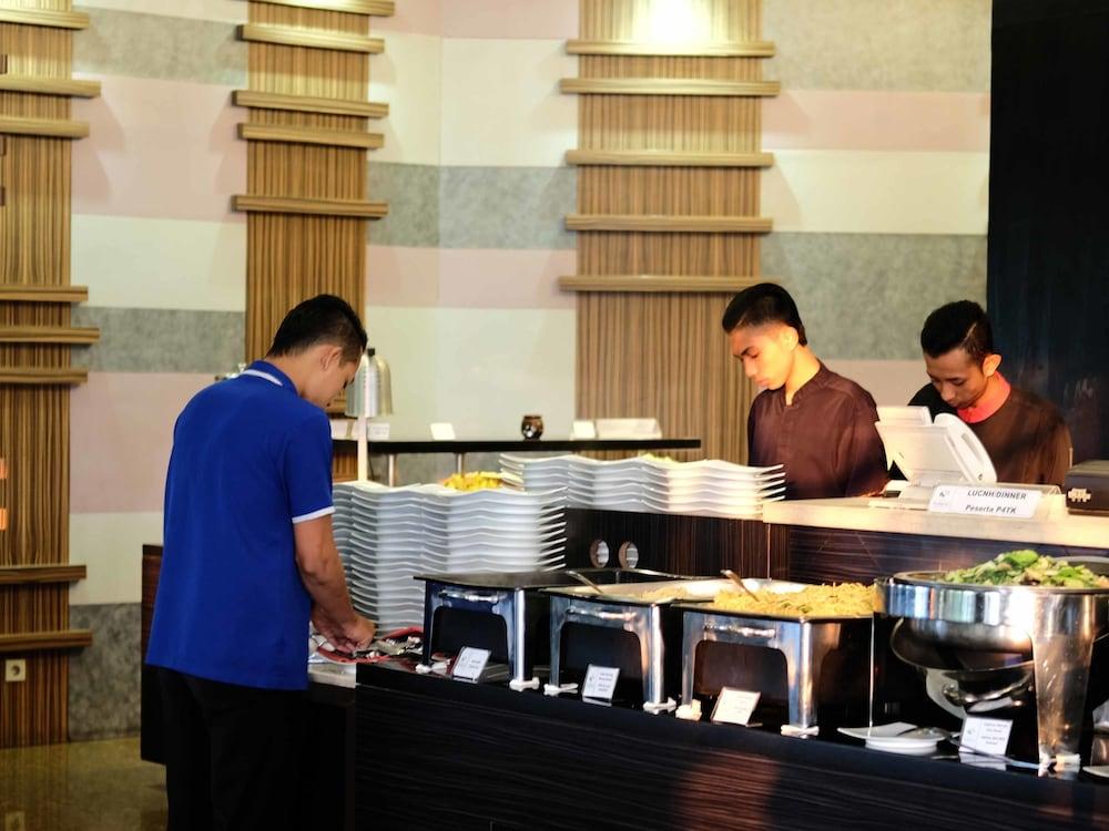 Solaris Hotel Malang Eksteriør bilde